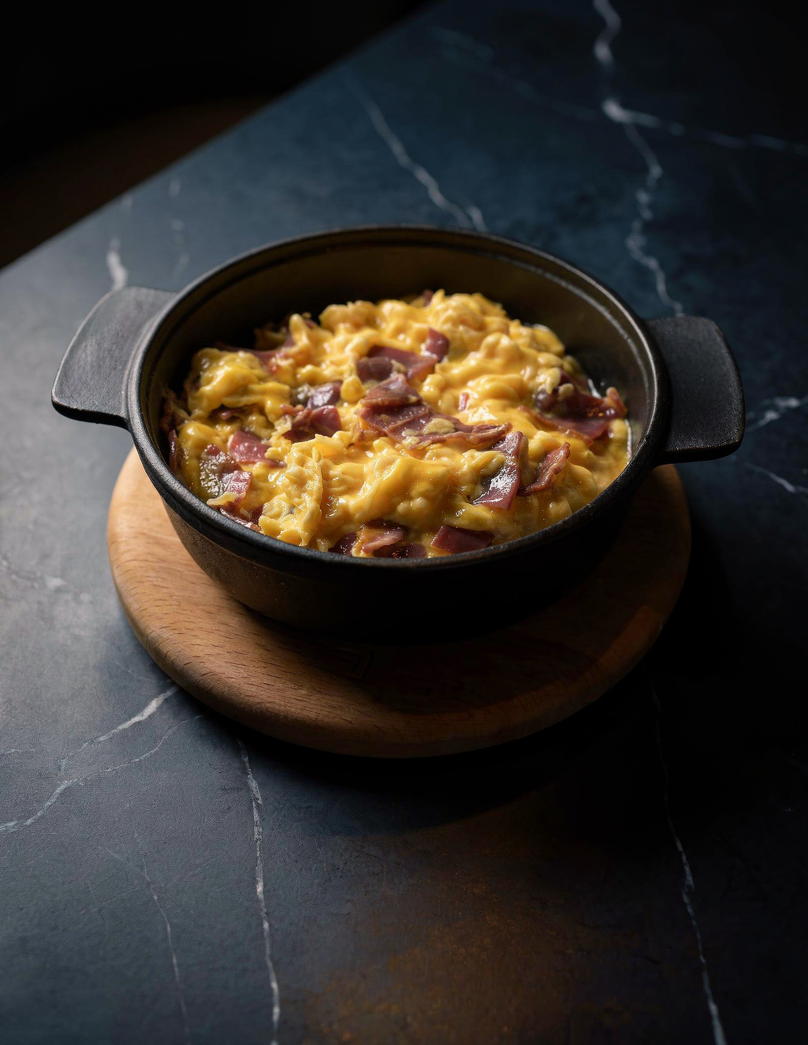 Sahanda Pastırmalı Yumurta